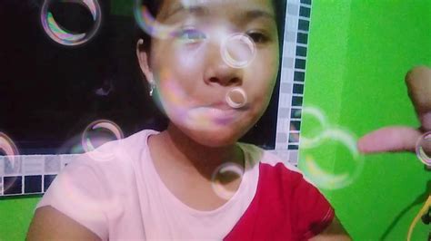 Bored si ate kaya nag finger nalang .
